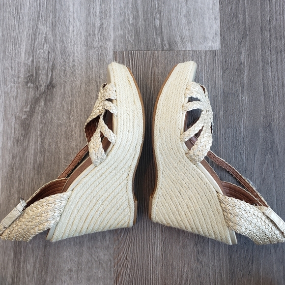 Lucky Brand Lainey Espadrille Wedge Gold Sandal Sz 6.5M - Picture 9 of 11